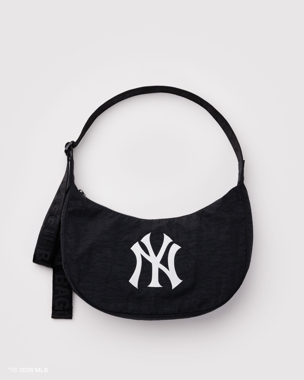 Medium Nylon Crescent Bag New York Yankees™ - Baggu