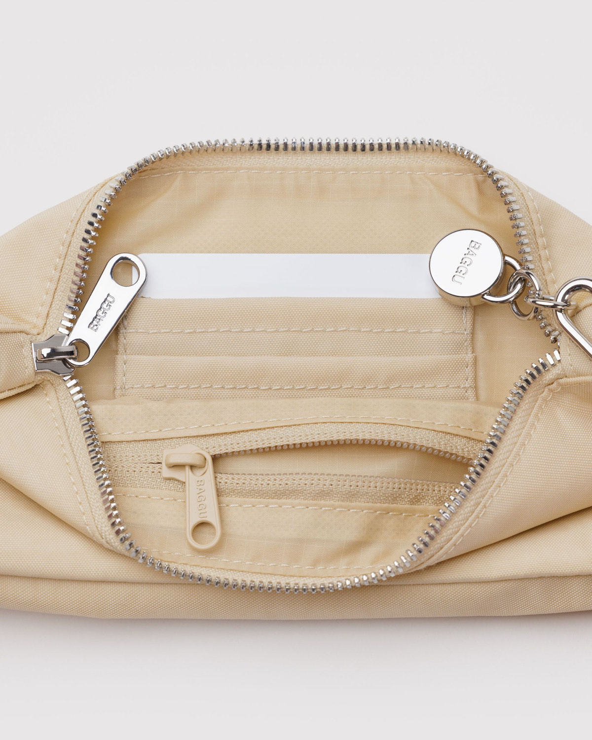 Nylon Pochette Custard - Baggu - Image 4
