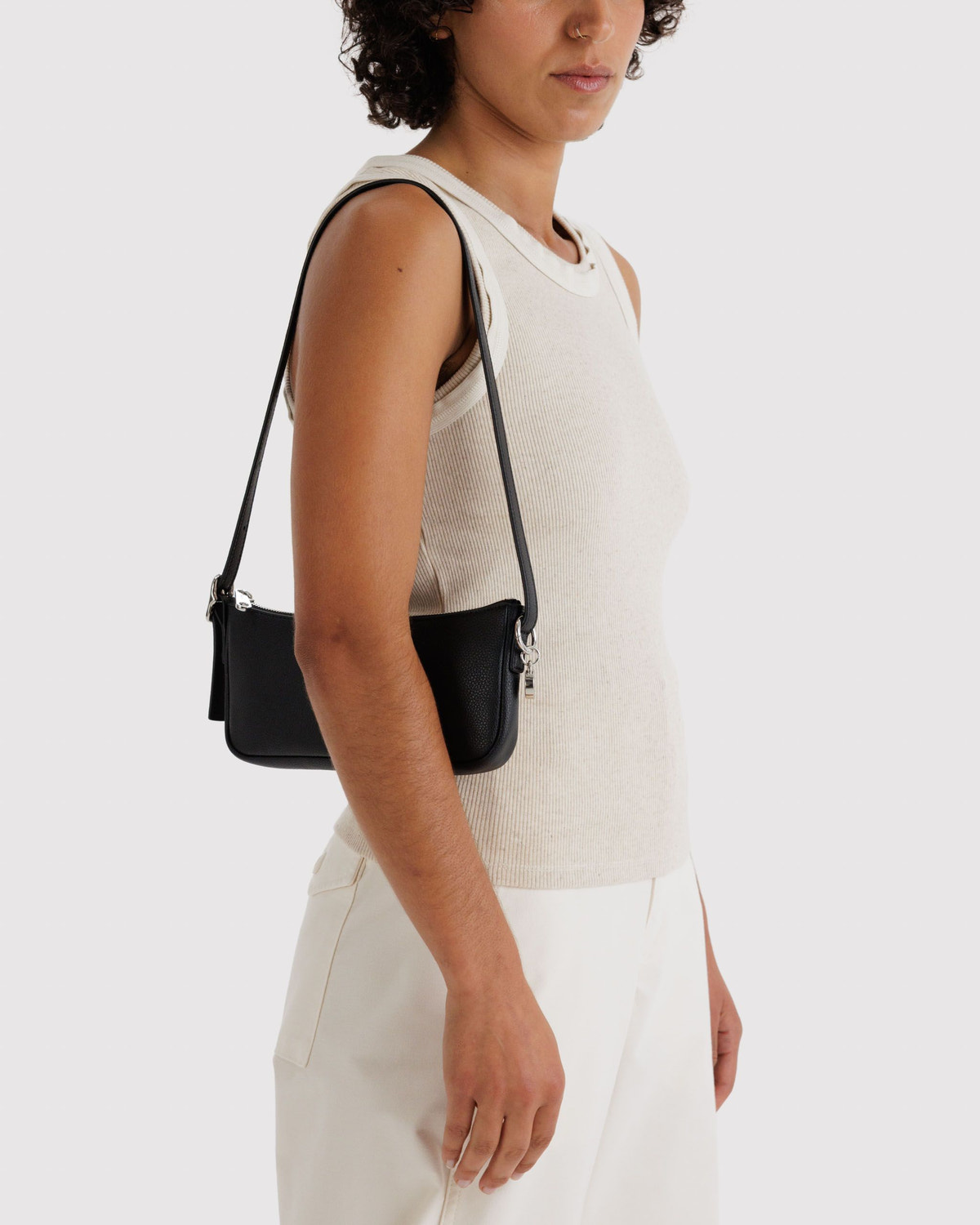 Recycled Leather Pochette Black - Baggu - Image 2