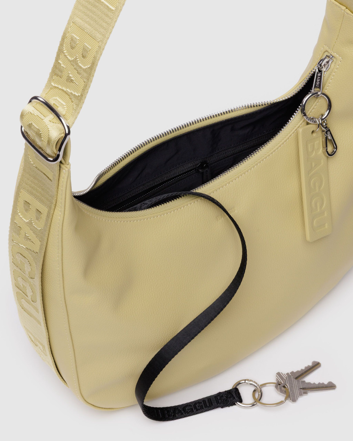 Medium Recycled Leather Crescent Bag Straw - Baggu - Image 4