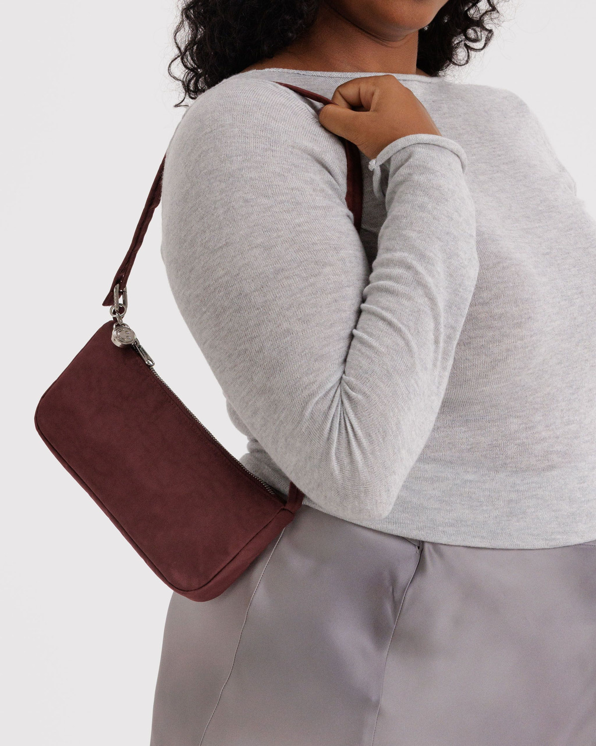 Nylon Pochette Mahogany - Baggu - Image 2