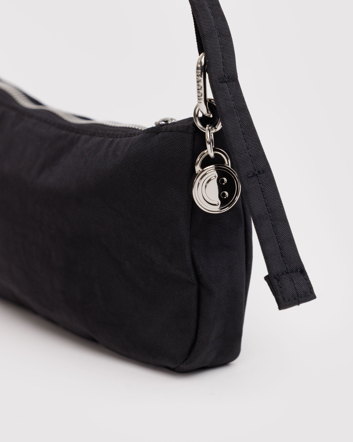 Nylon Pochette Black - Baggu - Image 4
