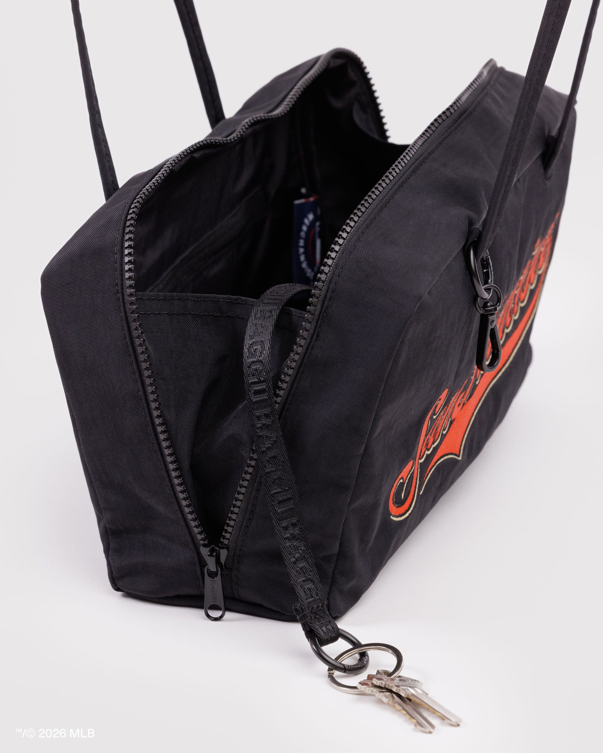 Nylon Bowler Bag San Francisco Giants™ - Baggu - Image 4